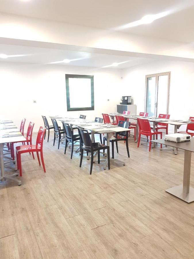Logis Hotel & Restaurant L'Etape Bouc Bel Air - Gardanne Kültér fotó