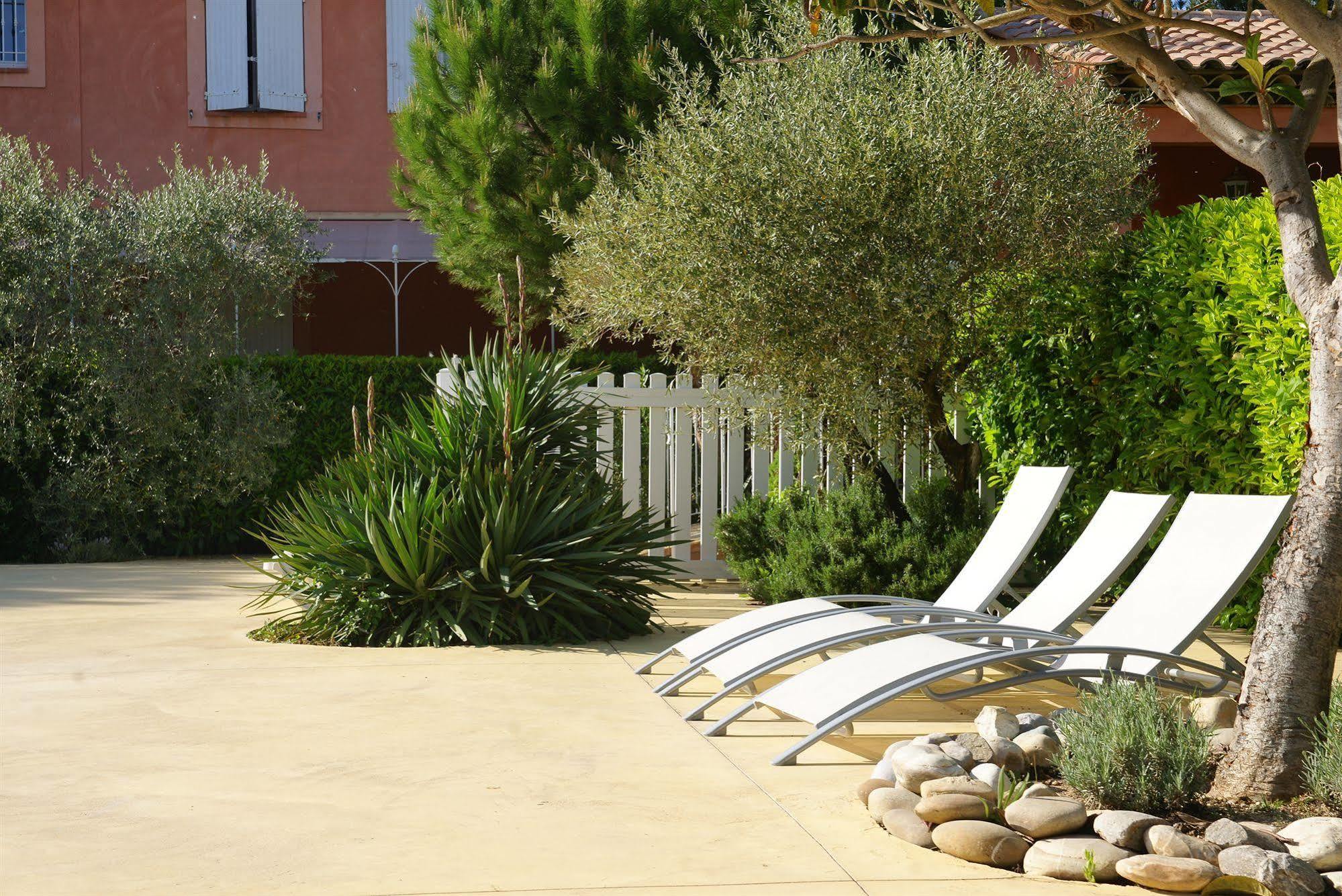 Logis Hotel & Restaurant L'Etape Bouc Bel Air - Gardanne Kültér fotó