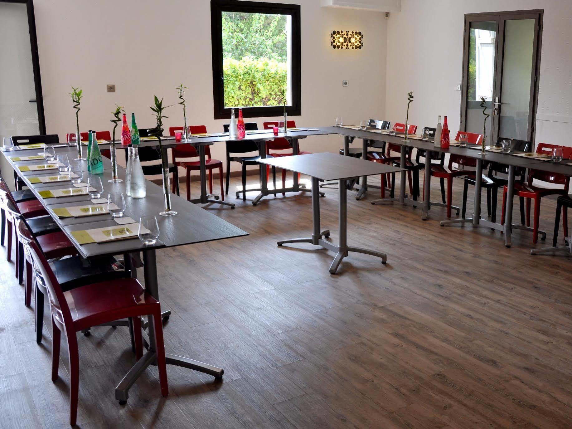 Logis Hotel & Restaurant L'Etape Bouc Bel Air - Gardanne Kültér fotó